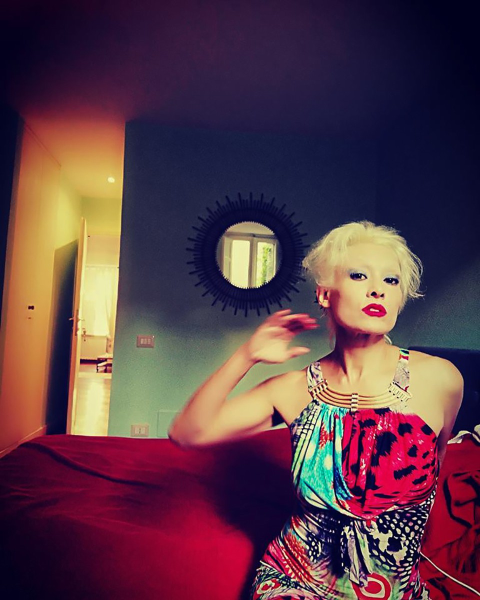 Vava Venezia Miss Selfie Self Portraits